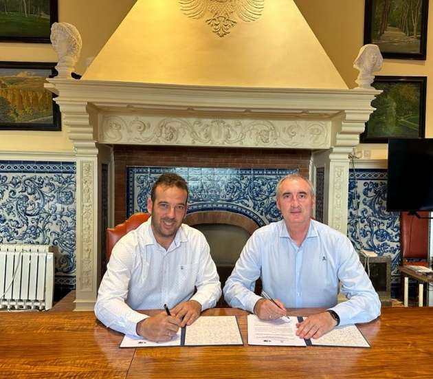 Firma acuerdo Aluminios Luis Miguel Fundación JB