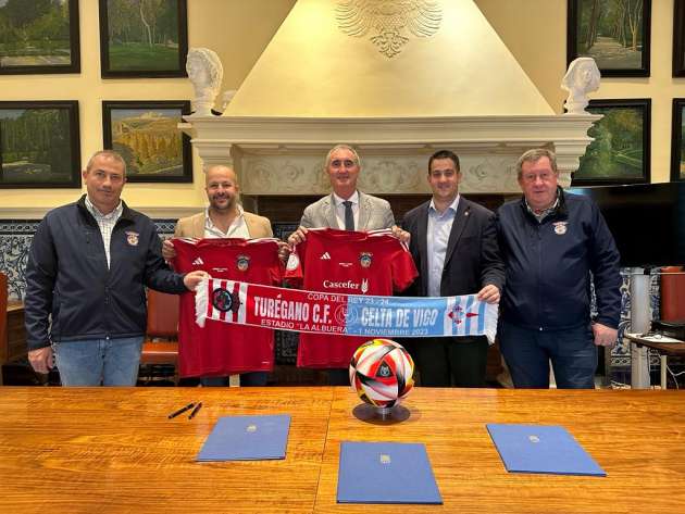 Firma convenio Turegano CF partido copa del Rey