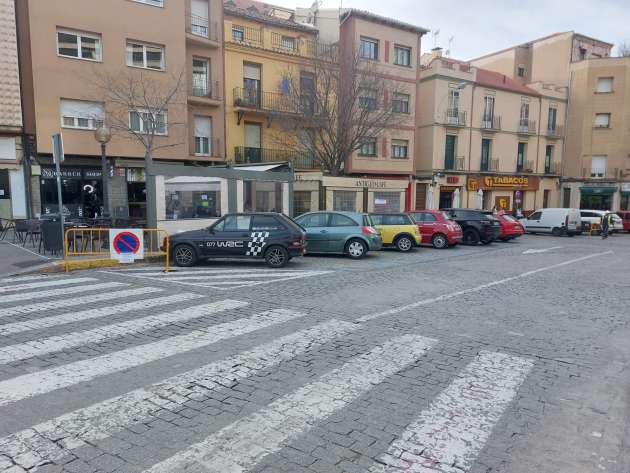 Calle Blanca de Silos con señalización