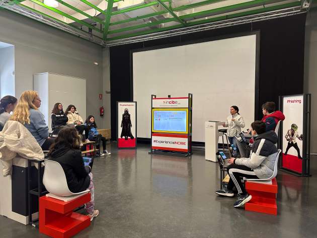 Stand de ciberseguridad del Instituto Nacional de Ciberseguridad (INCIBE) en la Sala Expresa
