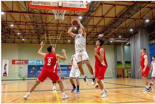 Partido de baloncesto UVa Vs IEU (Competición federada en la instalación Fuente la Mora). / Sergio Marzuelas