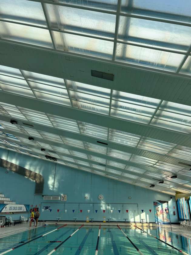 Desprendimiento de lamas piscina climatizada