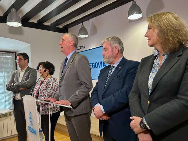 Rueda de prensa del Acalde y los tenientes de alcalde