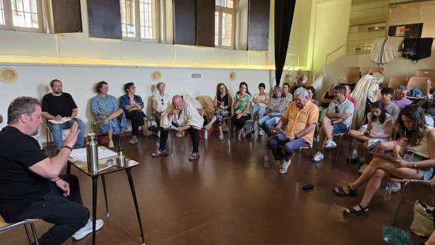 Preparación de la recreación de la proclamación de Isabel I
