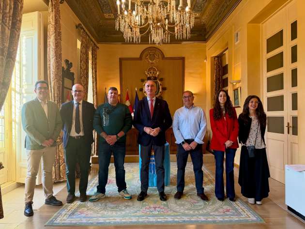 Toma de posesión operarios albañiles 