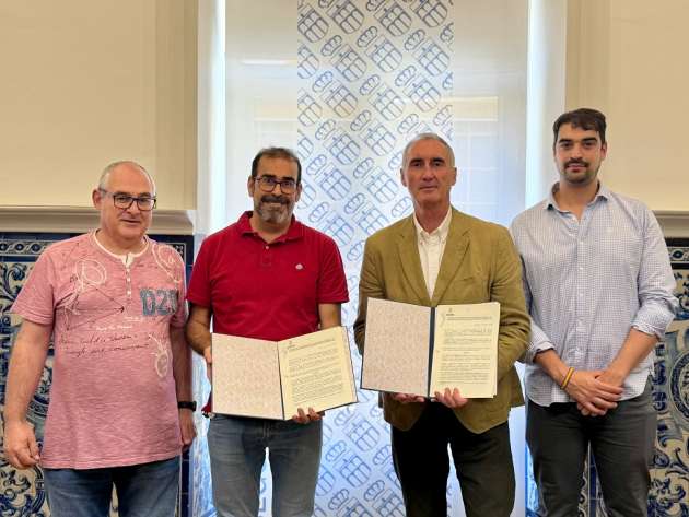 Firma de convenios de Titirimundi y de la Escuela Dulzainas