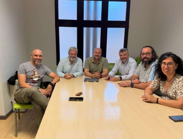 Reunión con los vecinos de San Lorenzo para la la construcción y ubicación de espacios de deporte y ocio
