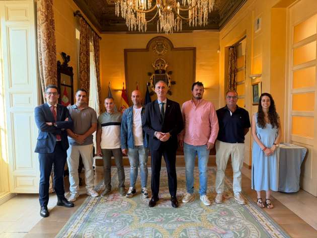 Cinco empleados toman posesión como funcionarios de carrera en el Ayuntamiento
