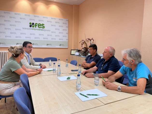 Reunión con Fes sobre el contrato de la ORA